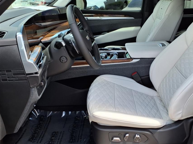 2025 Cadillac Escalade Sport Platinum