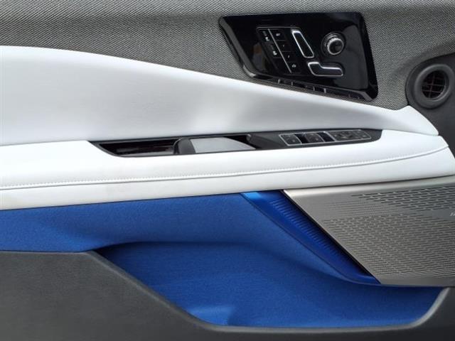 2025 Cadillac OPTIQ 