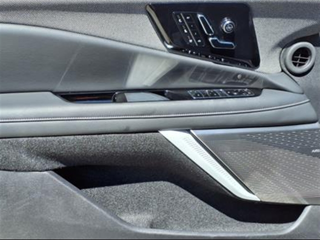2025 Cadillac OPTIQ 