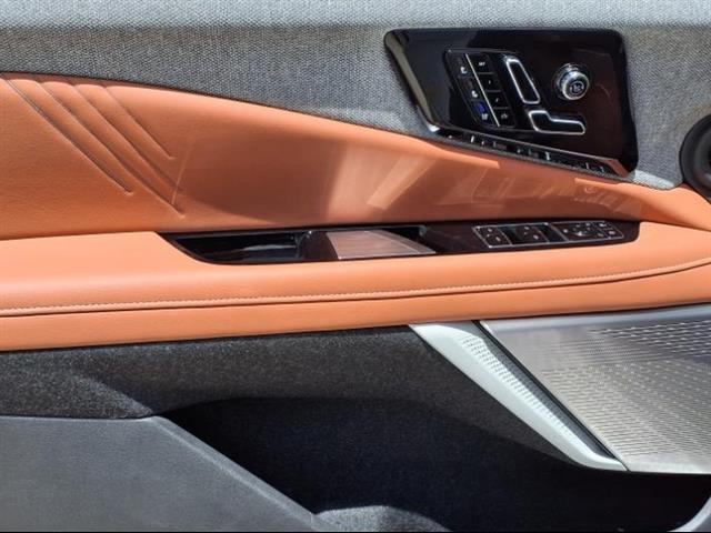 2025 Cadillac OPTIQ 