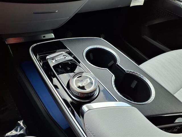 2025 Cadillac LYRIQ Sport