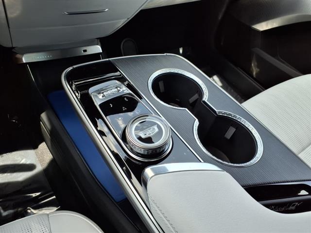 2025 Cadillac LYRIQ Sport