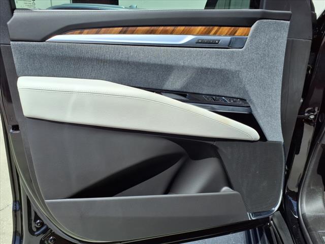 2025 Cadillac Escalade ESV Premium Luxury Platinum
