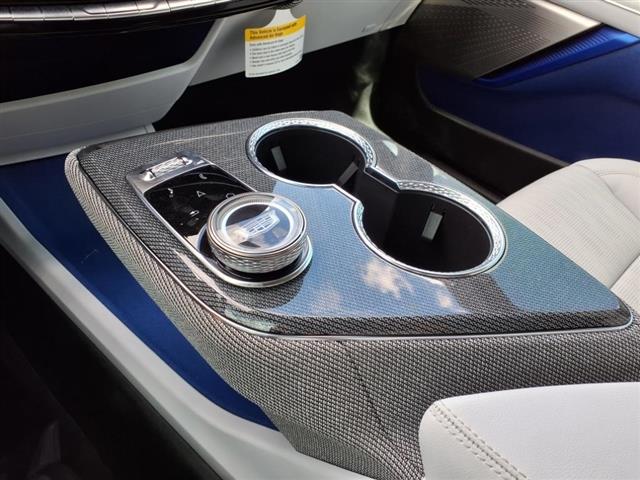 2025 Cadillac OPTIQ 