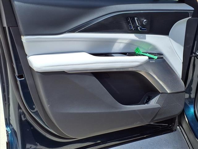 2025 Cadillac LYRIQ Luxury