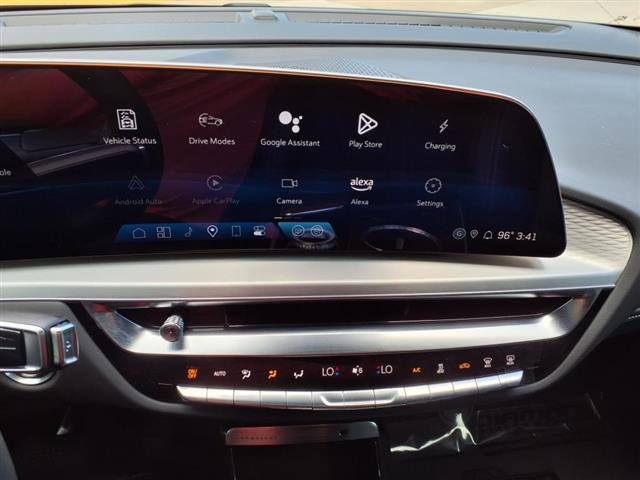 2025 Cadillac LYRIQ Sport