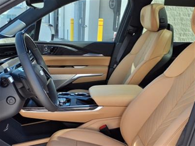 2025 Cadillac Escalade IQ Sport 2