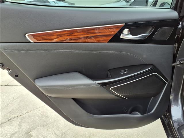 2017 Kia Cadenza Premium