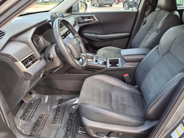 2023 Mitsubishi Outlander SE