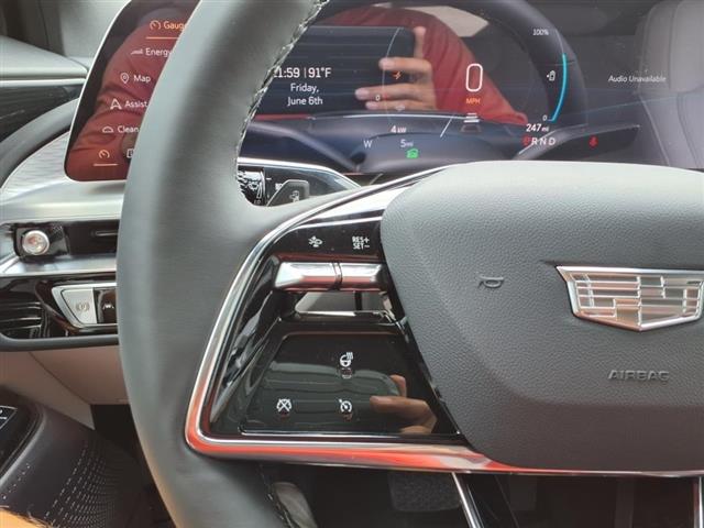 2025 Cadillac LYRIQ Sport