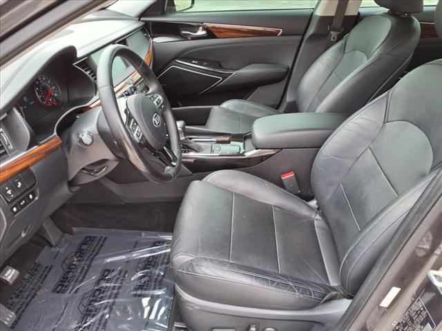 2017 Kia Cadenza Premium
