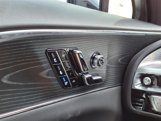 2025 Cadillac LYRIQ Sport
