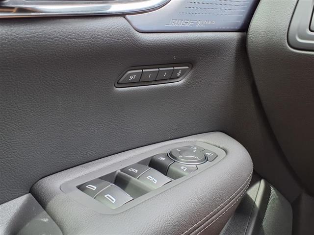 2025 Cadillac XT5 Sport