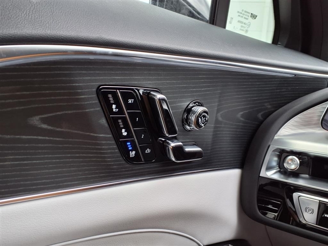 2025 Cadillac LYRIQ Luxury