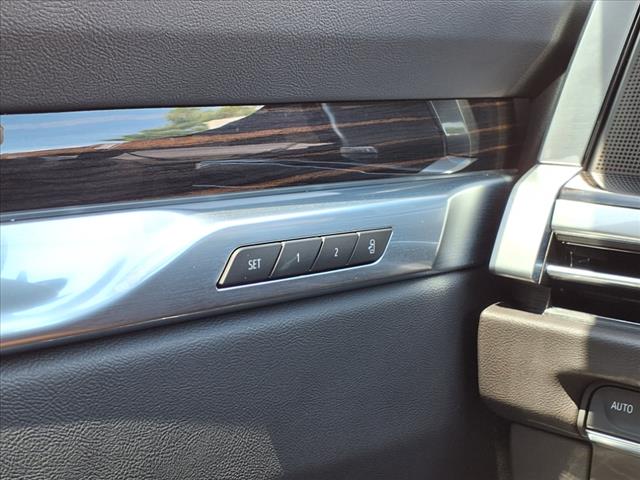 2025 Cadillac Escalade ESV Premium