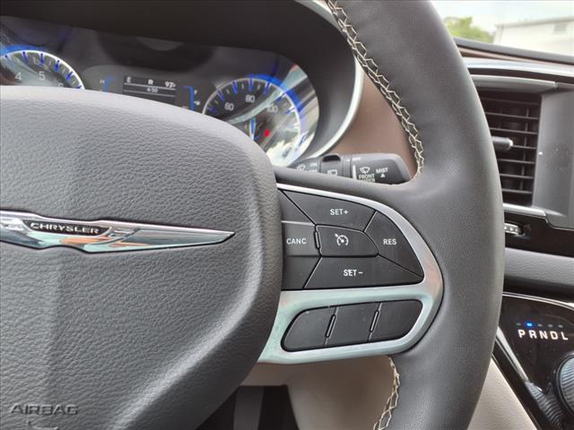 2022 Chrysler Voyager LX