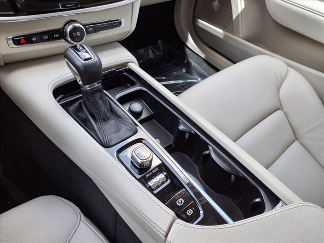 2017 Volvo S90 T6 Momentum