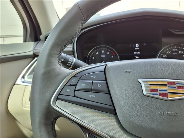 2022 Cadillac XT5 Premium Luxury