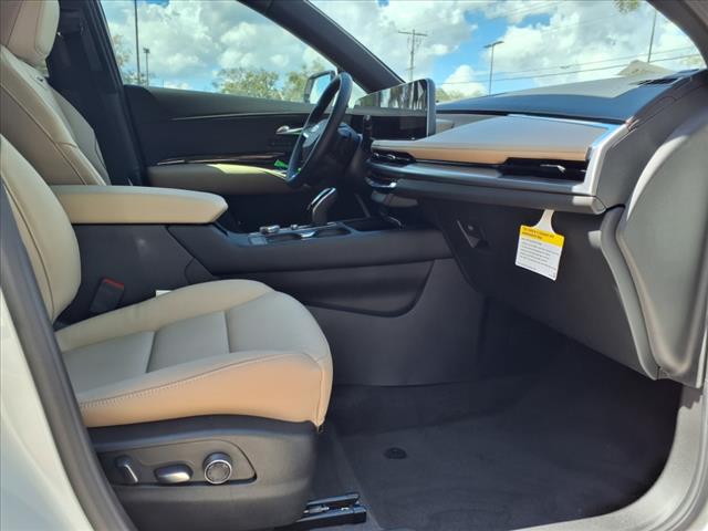 2025 Cadillac XT4 Premium Luxury