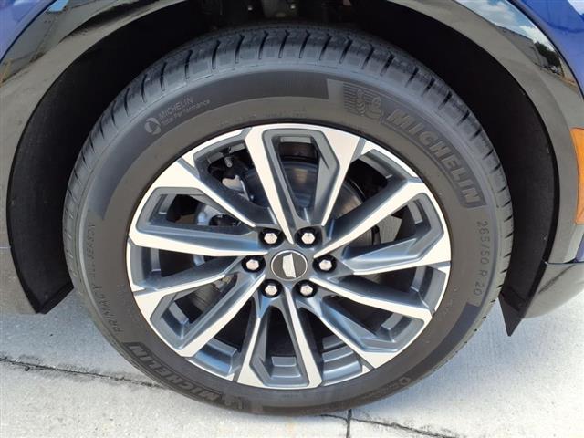 2025 Cadillac LYRIQ Sport