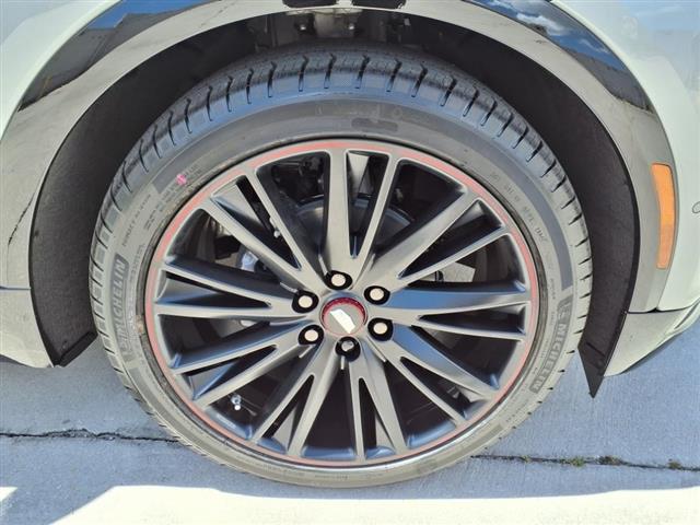 2025 Cadillac LYRIQ Sport