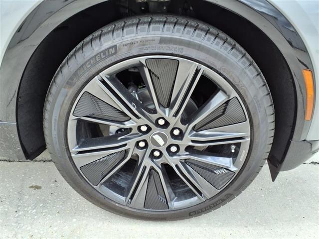2025 Cadillac LYRIQ Sport