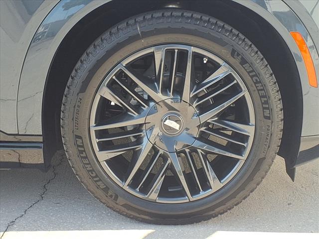 2025 Cadillac Escalade IQ Sport 2