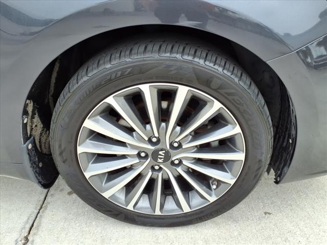 2017 Kia Cadenza Premium