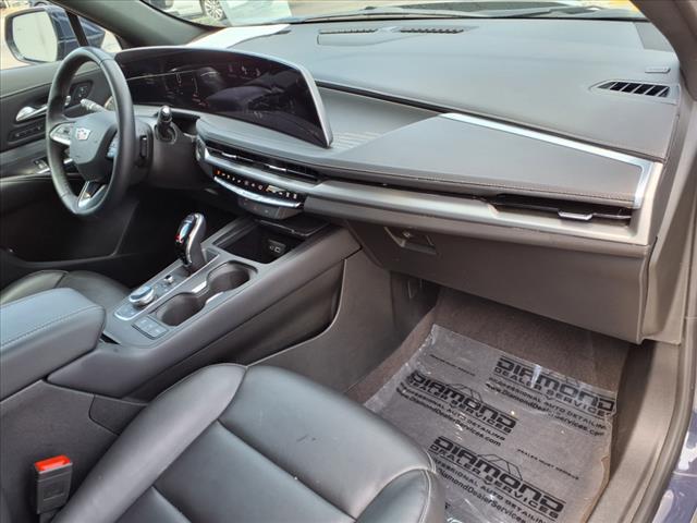 2024 Cadillac XT4 Premium Luxury