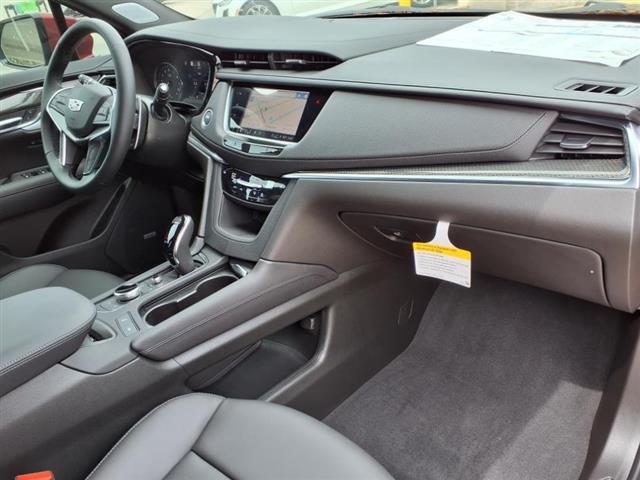 2025 Cadillac XT5 Sport