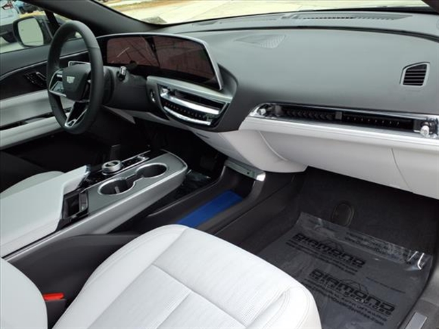 2025 Cadillac LYRIQ Luxury