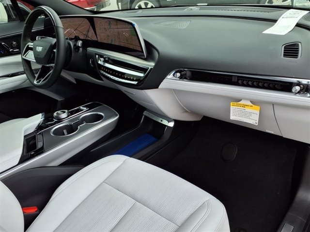 2025 Cadillac LYRIQ Luxury