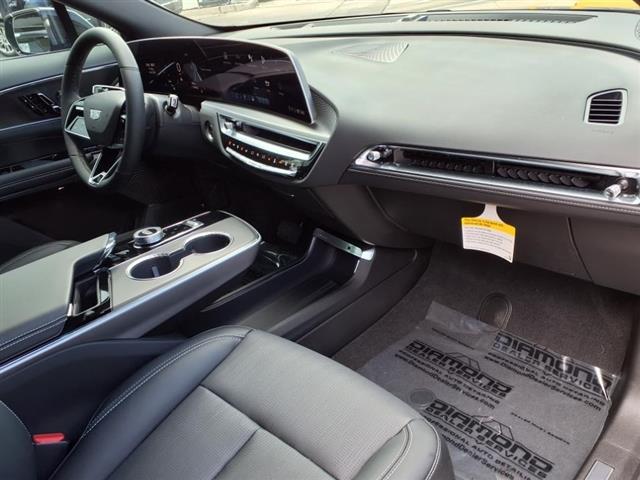 2025 Cadillac LYRIQ Sport