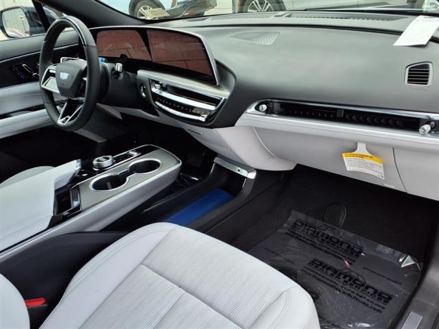 2025 Cadillac LYRIQ Sport