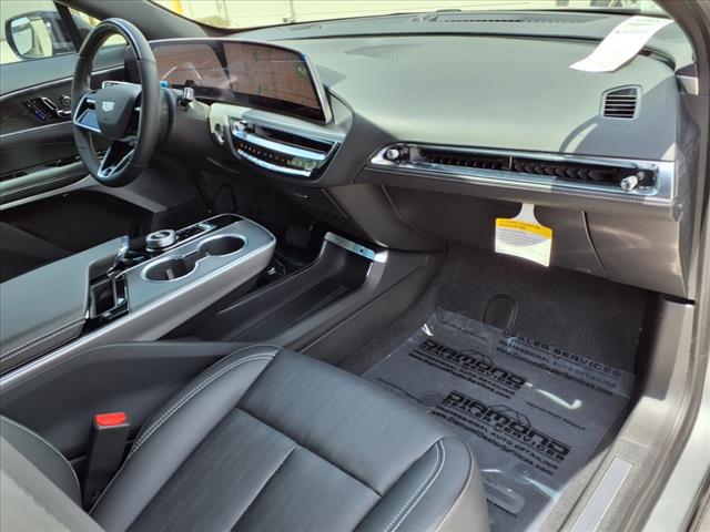 2025 Cadillac LYRIQ Sport