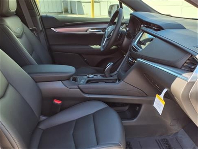 2025 Cadillac XT5 Luxury