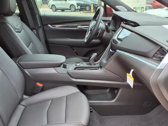 2025 Cadillac XT5 Sport