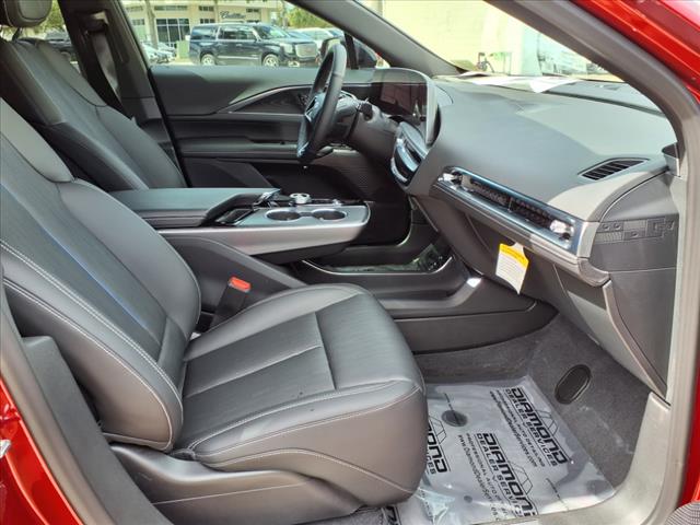 2025 Cadillac LYRIQ Sport