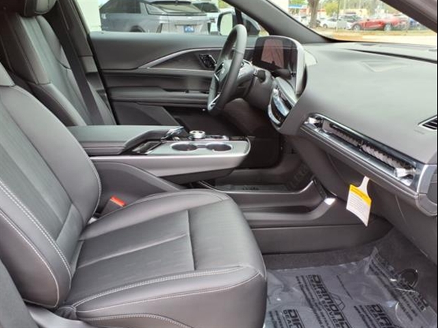 2025 Cadillac LYRIQ Sport