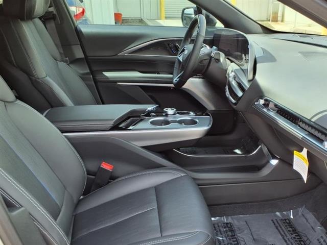 2025 Cadillac LYRIQ Sport