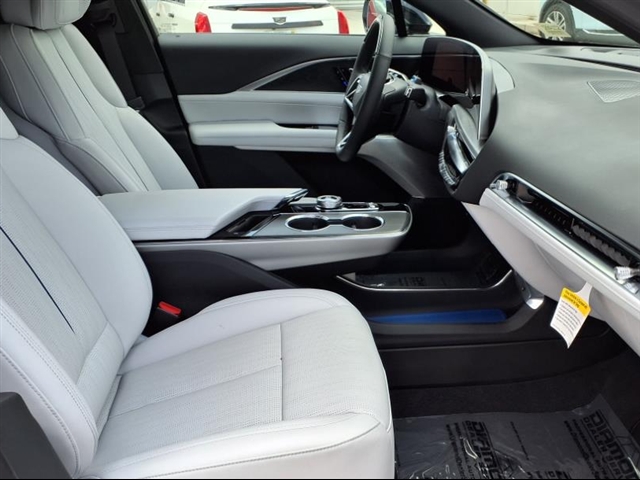 2025 Cadillac LYRIQ Sport