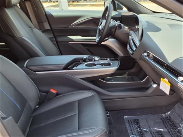 2025 Cadillac LYRIQ Sport