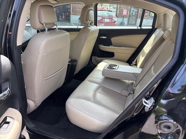 2012 Chrysler 200 Limited