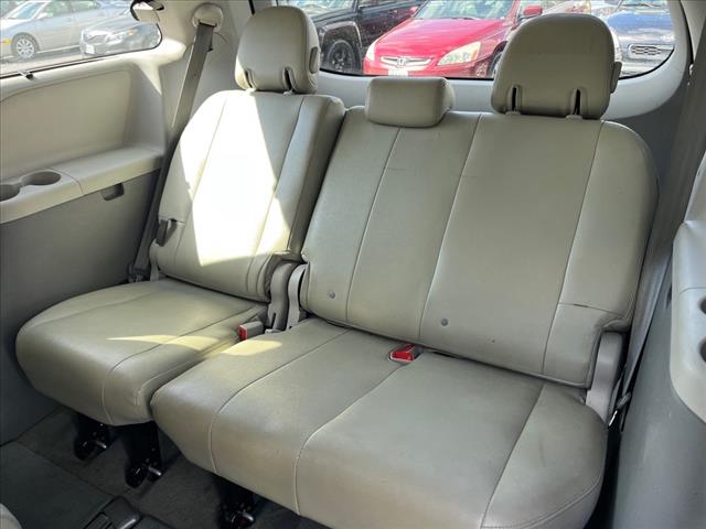 2014 Toyota Sienna LE 8-Passenger