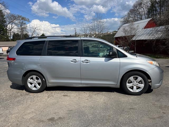 2014 Toyota Sienna LE 8-Passenger