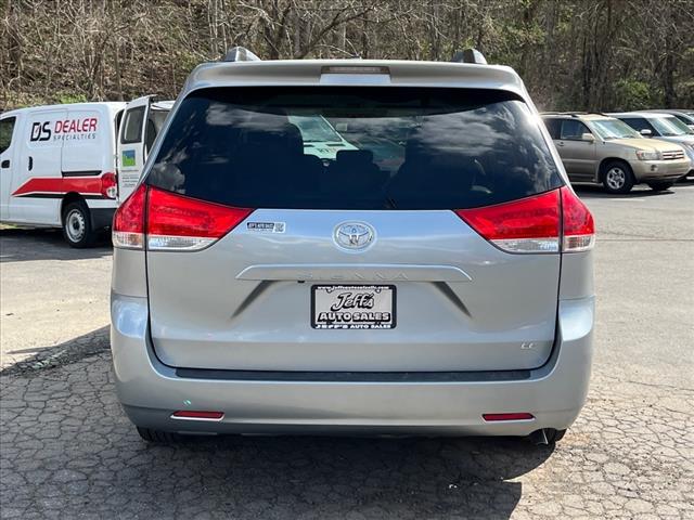 2014 Toyota Sienna LE 8-Passenger