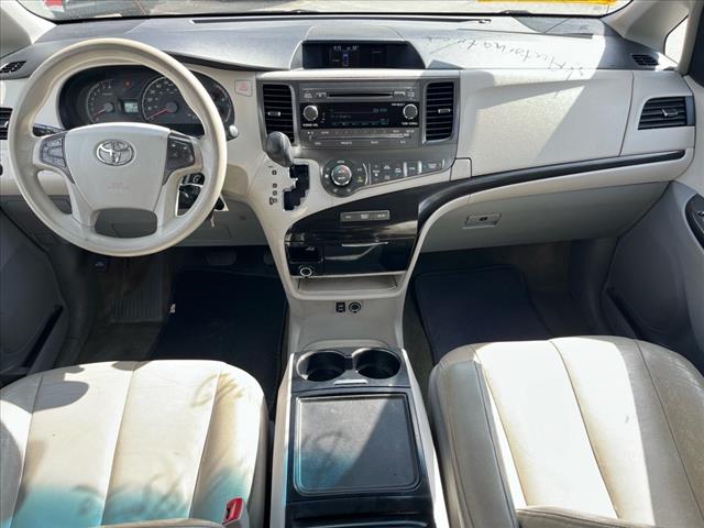 2014 Toyota Sienna LE 8-Passenger
