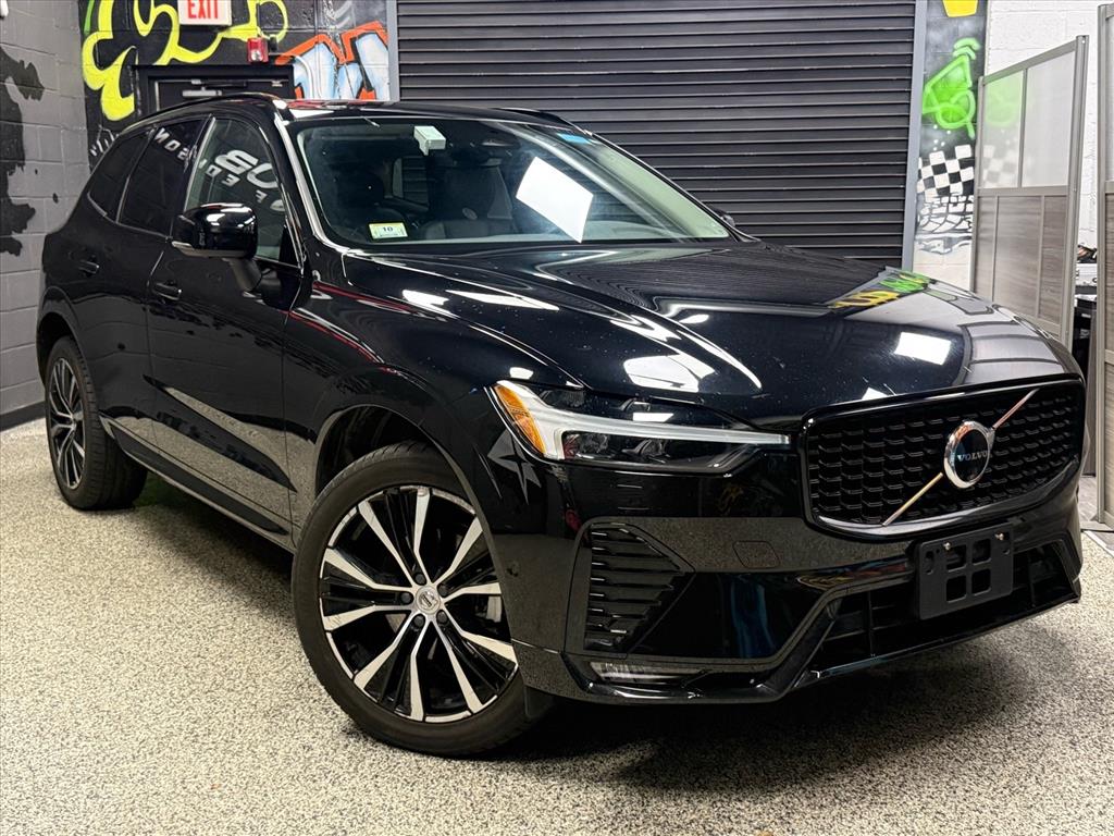 2024 Volvo XC60 B5 Plus Dark Theme AWD