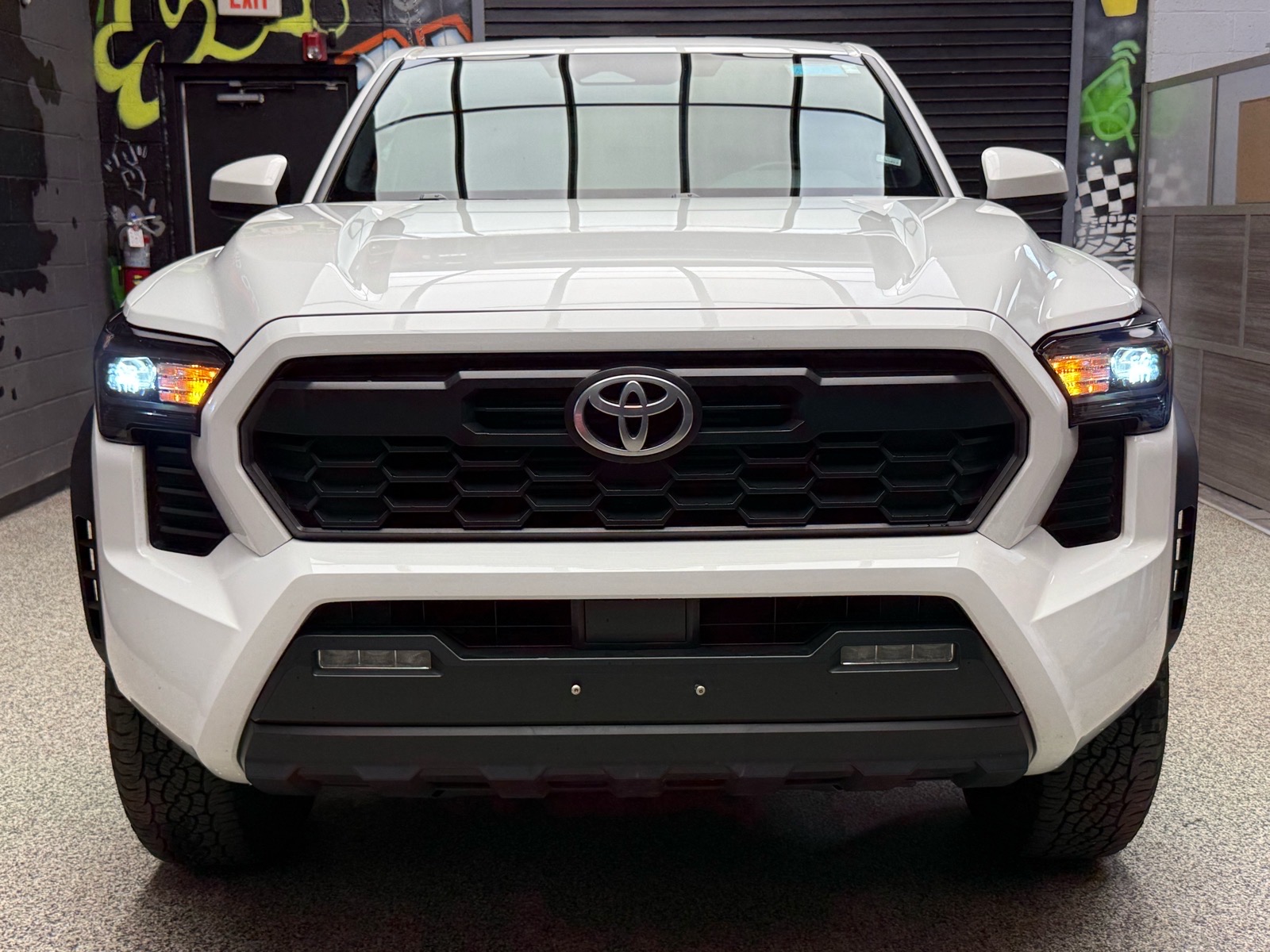 View vehicle photo 2