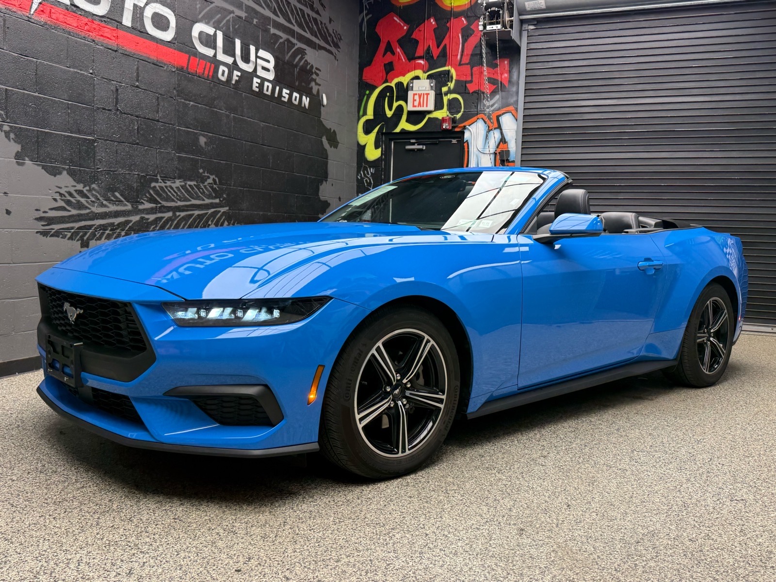 View vehicle photo 3